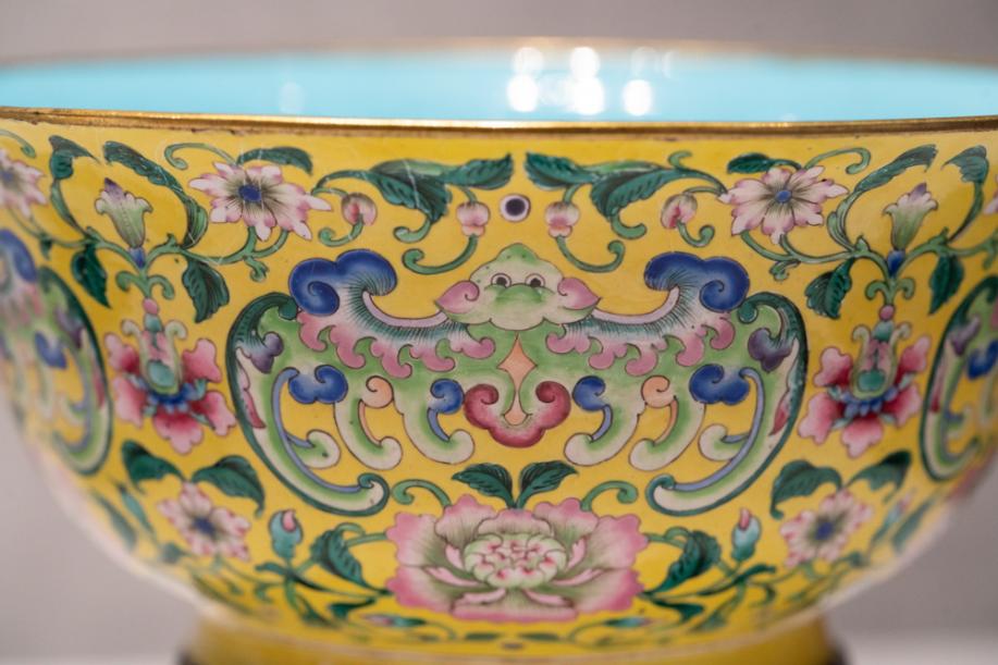 DSC03693-蝙蝠西番莲纹碗-清-珐琅