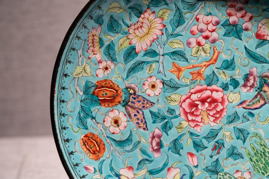 DSC03708-花蝶瓜果纹盘-清-珐琅