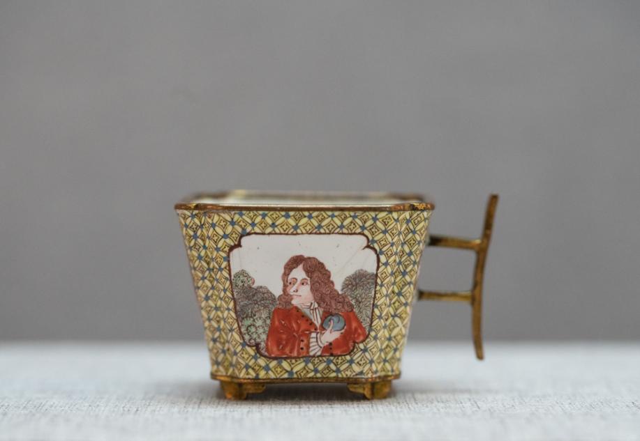 DSC03566-开光西洋人物委角杯-清