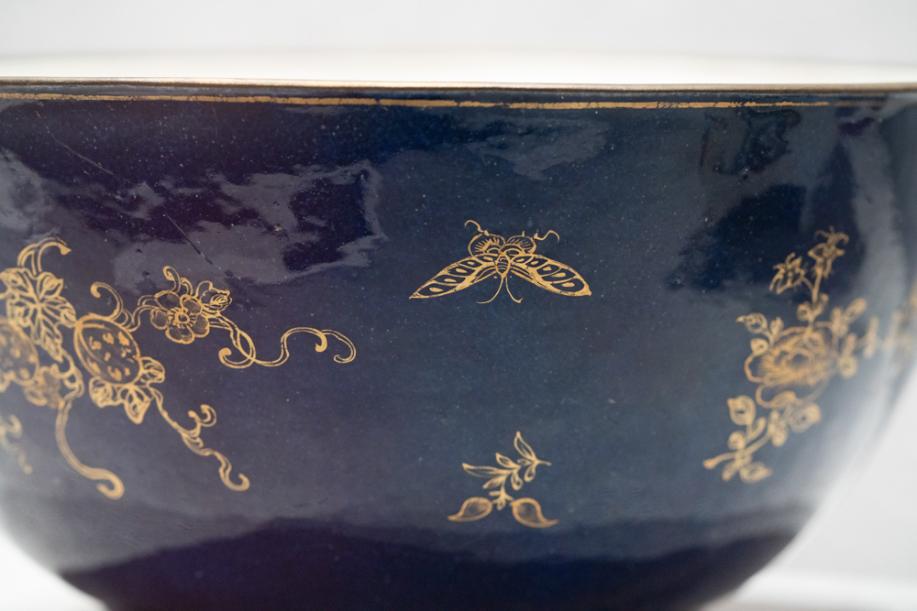 DSC03771-金彩折枝花卉藤蔓果实纹碗-清-珐琅