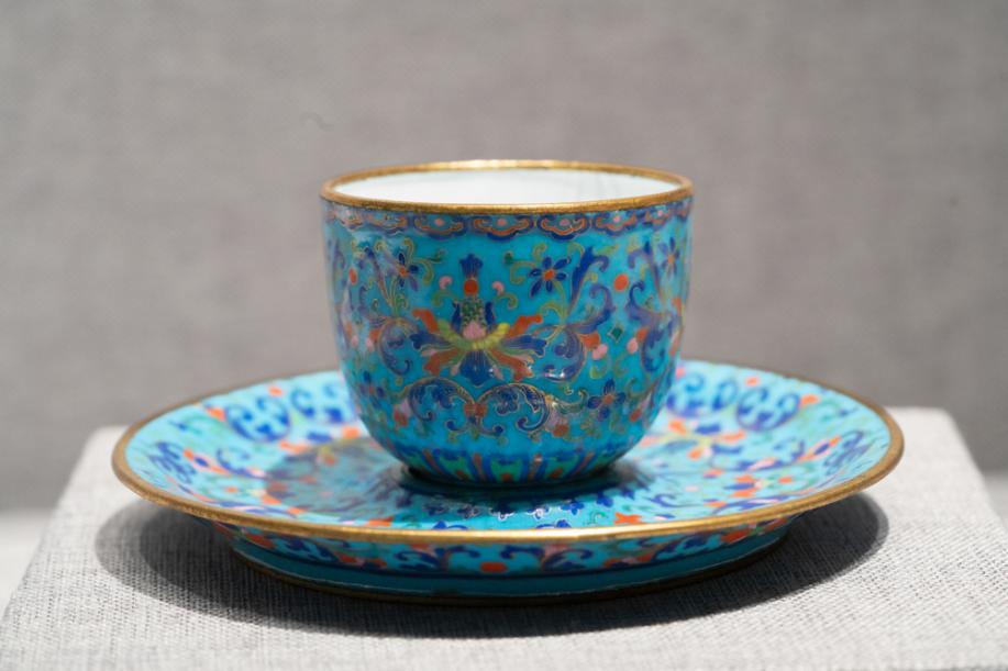 DSC03837-缠枝西番莲纹杯碟-清-珐琅