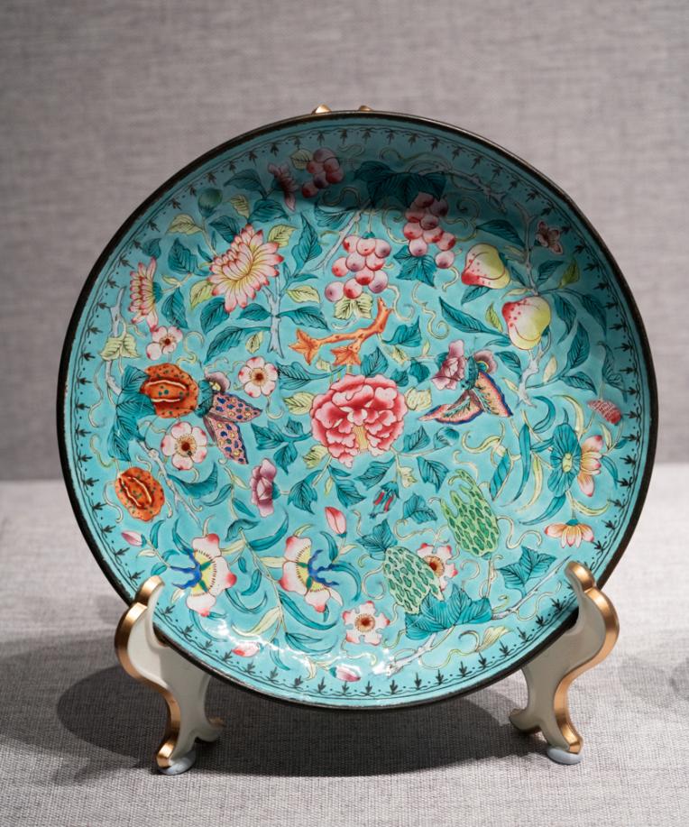 DSC03705-花蝶瓜果纹盘-清-珐琅