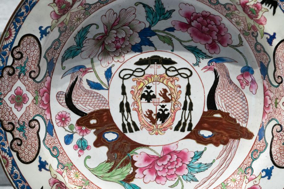 DSC03597-开光绶带牡丹图纹章盘-清-珐琅