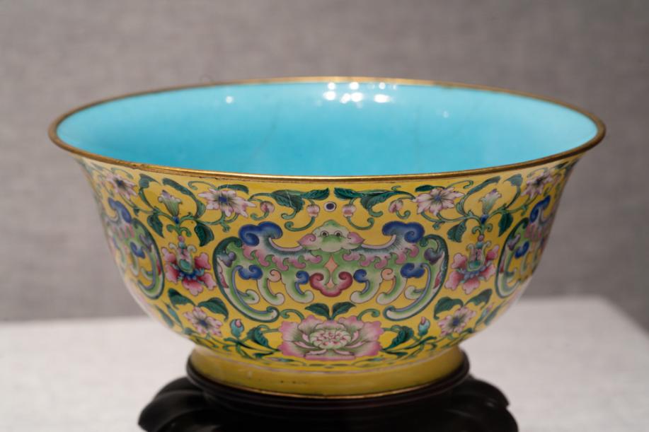 DSC03689-已增强-降噪-蝙蝠西番莲纹碗-清-珐琅